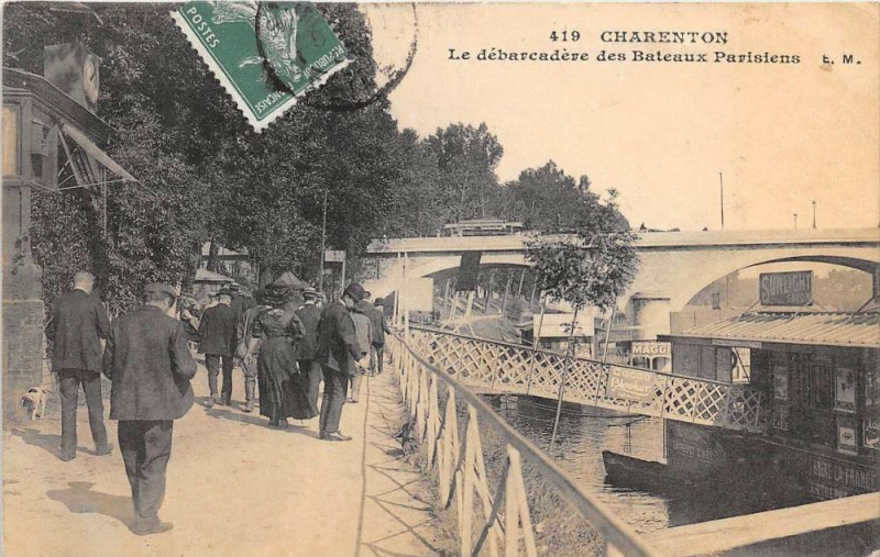Carte postale ancienne Charenton Le Debarcadere Des Bateaux Parisiens  divisé)
