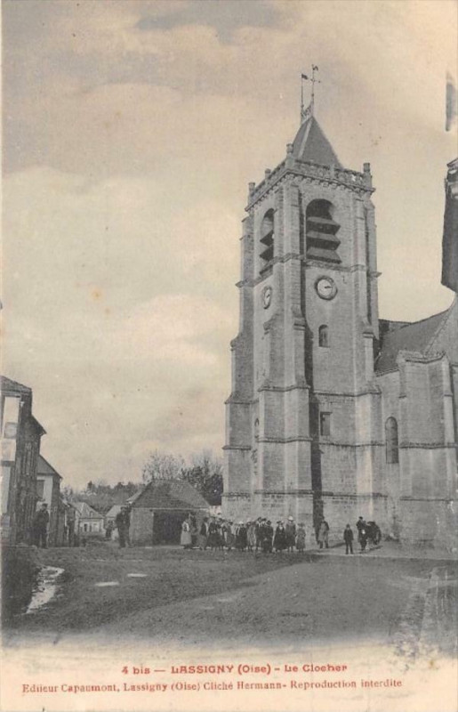 Carte postale ancienne Lassigny Le Clocher à Lassigny