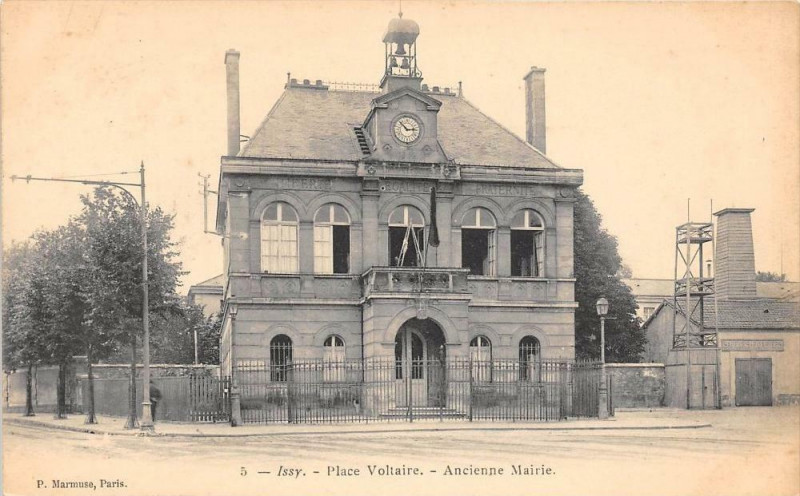 Carte postale ancienne Issy Place Voltaire Ancienne Marie (dos non divisé)
