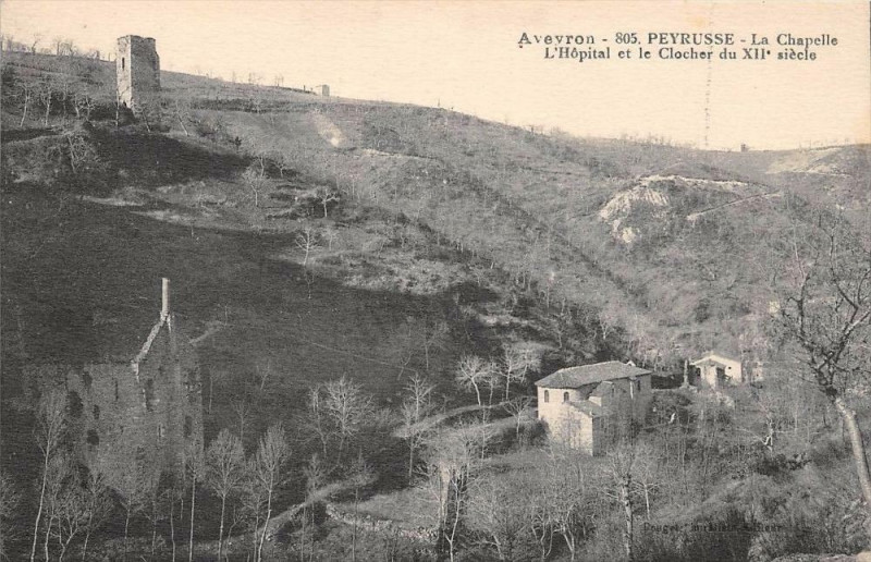 Carte postale ancienne Peyrusse La Chapelle Le Clocher Hopital