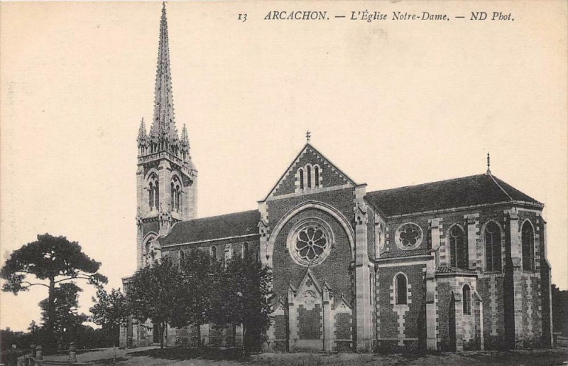 Carte postale ancienne Arcachon L'Eglise Notre Dame à Arcachon
