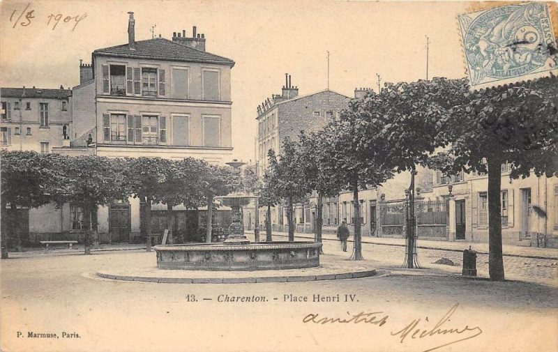 Carte postale ancienne Charenton Place Henri Iv (dos non divisé)