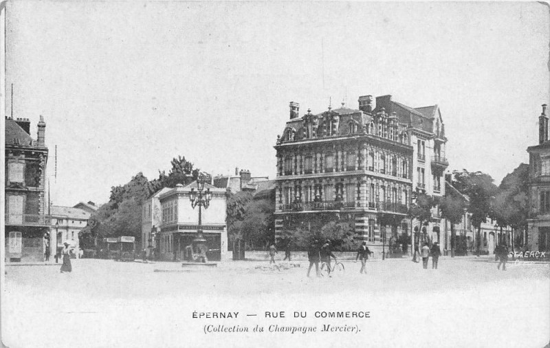 Carte postale ancienne Epernay Rue Du Commerce à Épernay