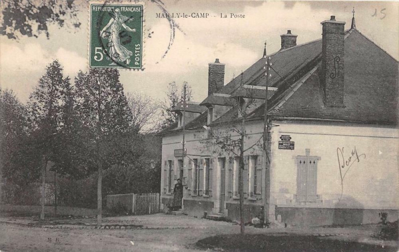 Carte postale ancienne Mailly Le Camp La Poste à Mailly-le-Camp