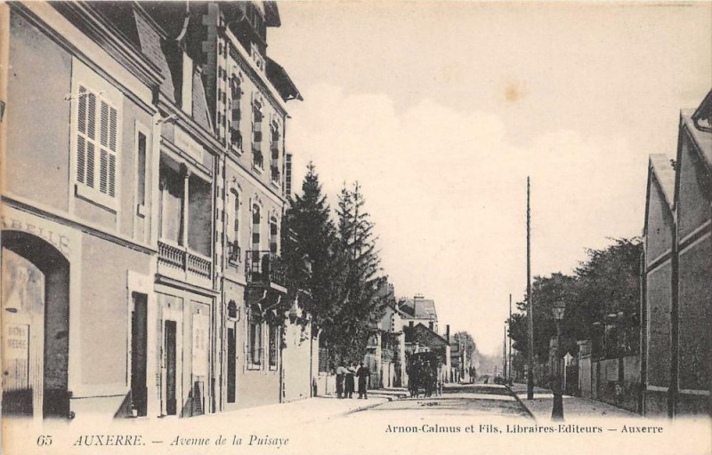 Carte postale ancienne Auxerre Avenue De La Puysaye à Auxerre