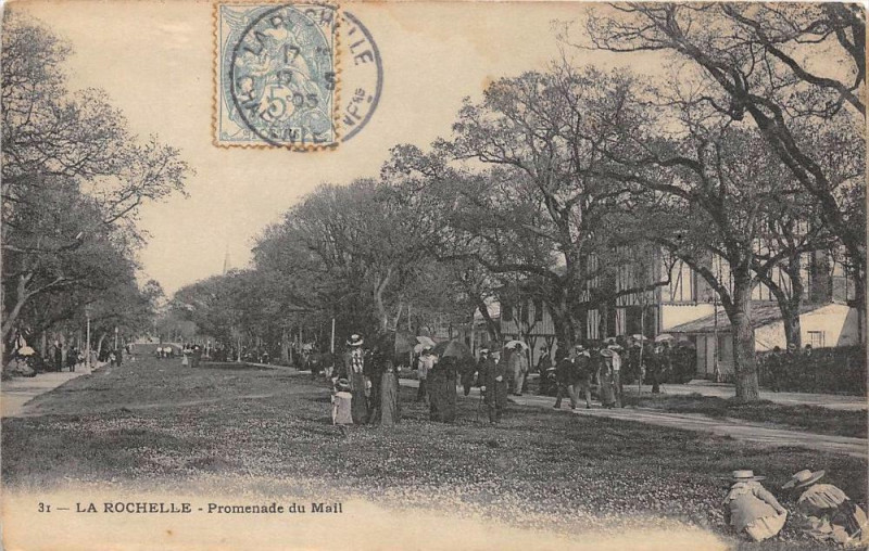 Carte postale ancienne La Rochelle Promenade Du Mail à La Rochelle