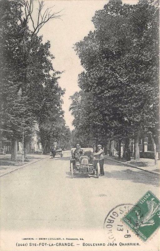 Carte postale ancienne Sainte Foy La Grande Boulevard Jean Charrier à Sainte-Foy-la-Grande