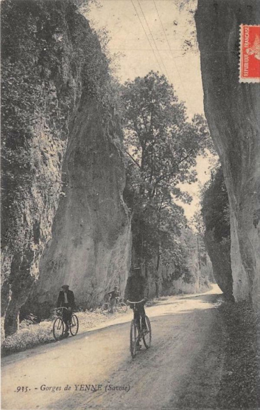 Carte postale ancienne Gorges De Yenne Savoie à Yenne