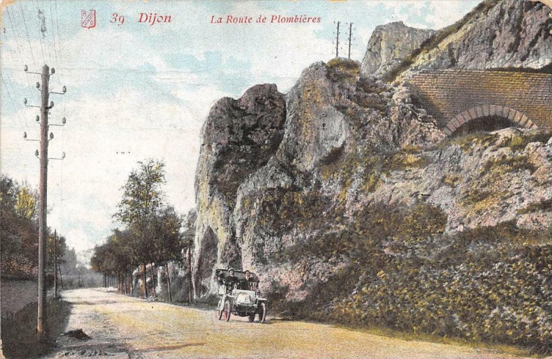 Carte postale ancienne Dijon La Route De Plombieres à Dijon