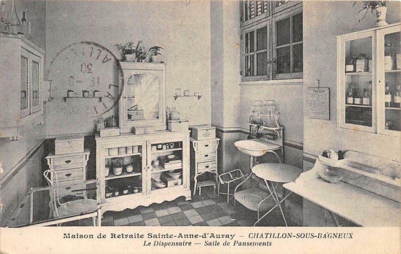 Carte postale ancienne Chatillon Sous Bagneux Maison De Retraite Sainte-Anne D'Auray Dispensaire Pa à Châtillon