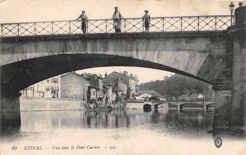 Carte postale ancienne Epinal Vue Sous Le Pont Carnot à Épinal