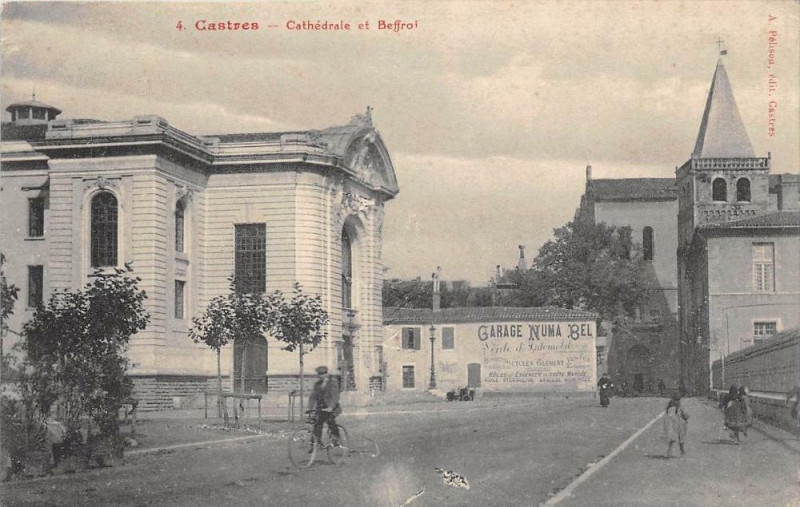 Carte postale ancienne Castres Cathedrale Et Beffroi à Castres