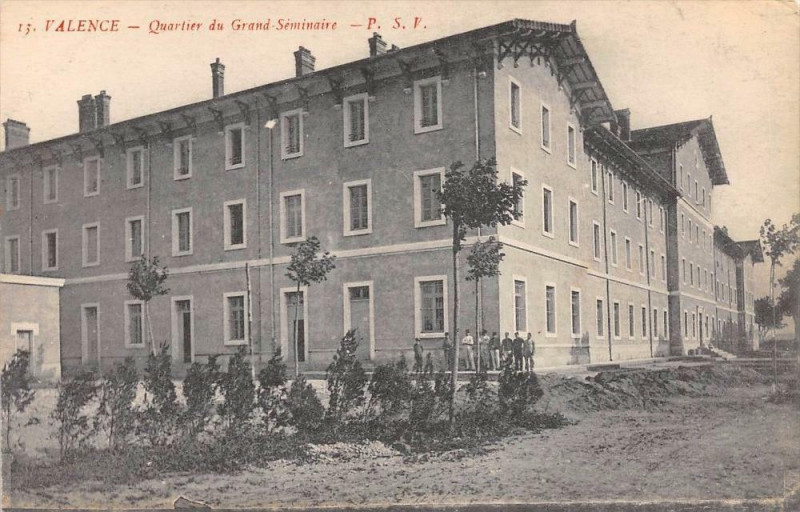 Carte postale ancienne Valence Quartier Du Grand Seminaire à Valence