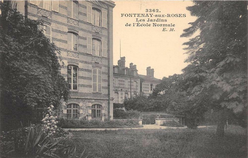 Carte postale ancienne Fontenay Aux Roses Les Jardins De L'Ecole Normale à Fontenay-aux-Roses