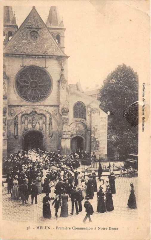 Carte postale ancienne Melun Premiere Communion A Notre Dame (dos non divisé) à Melun