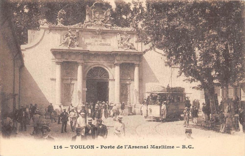 Carte postale ancienne Toulon Porte De L'Arsenal Maritime à Toulon