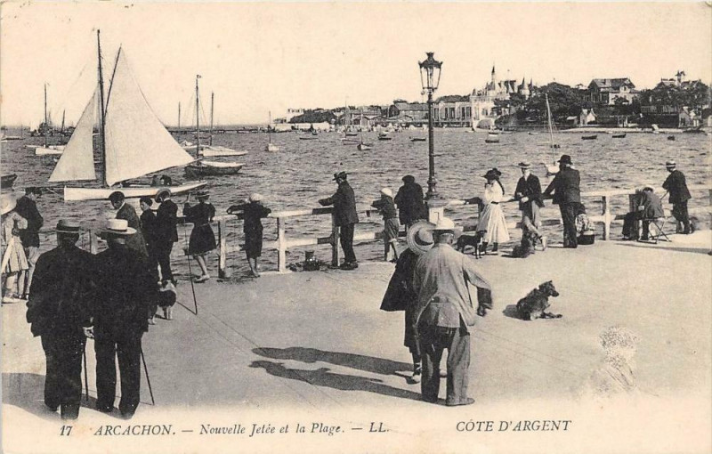 Carte postale ancienne Nouvelle Jetée et la Plage à Arcachon