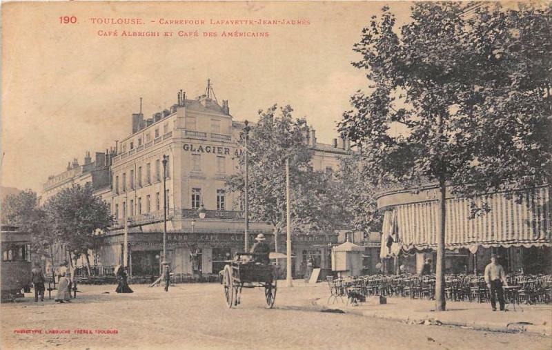 Carte postale ancienne Toulouse Boulevard Carnot Les Nouveautes à Toulouse