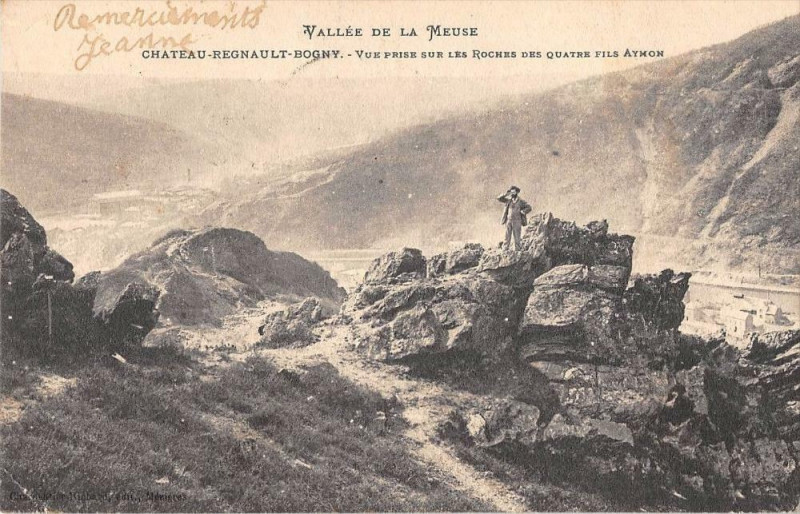 Carte postale ancienne Chateau Regnault Bogny Vue Prise Sur Les Rochers Des Quatre Fils Aymon (d