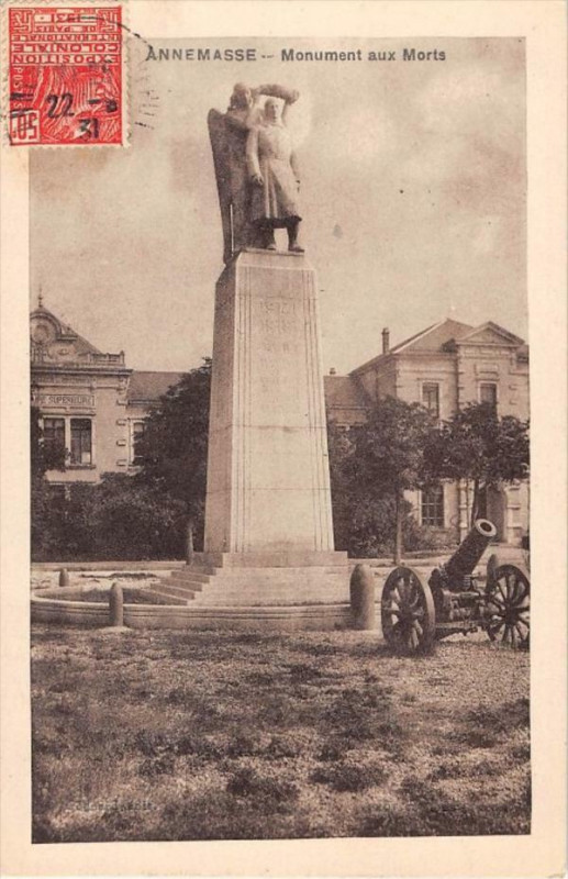 Carte postale ancienne Annemasse Monument Aux Morts à Annemasse