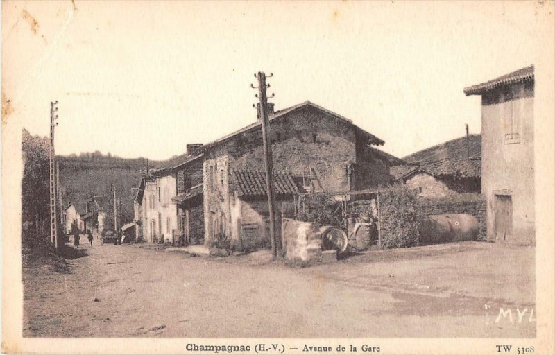 Carte postale ancienne Champagnac Avenue De La Gare