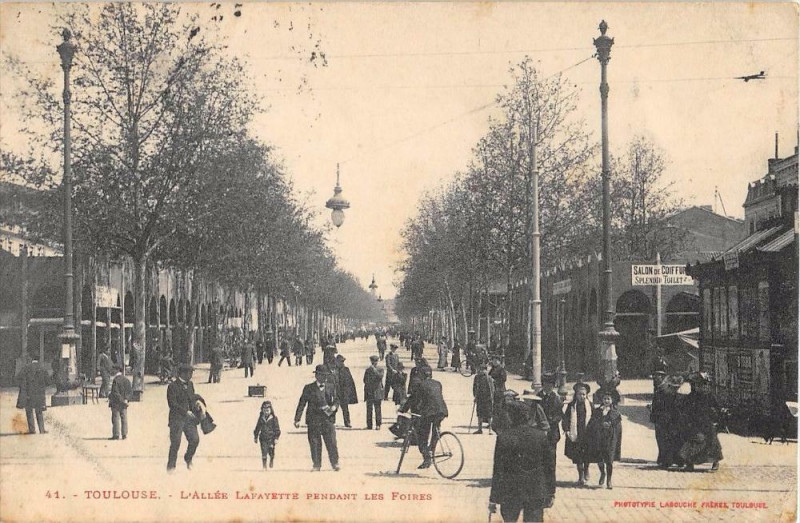 Carte postale ancienne Toulouse L'Allee Lafayette Pendant Les Foires à Toulouse