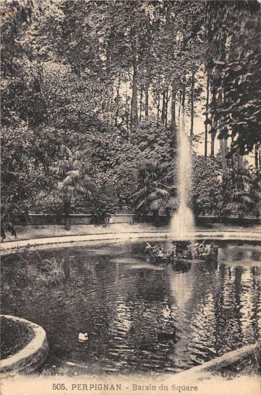 Carte postale ancienne Perpignan Bassin Du Square à Perpignan