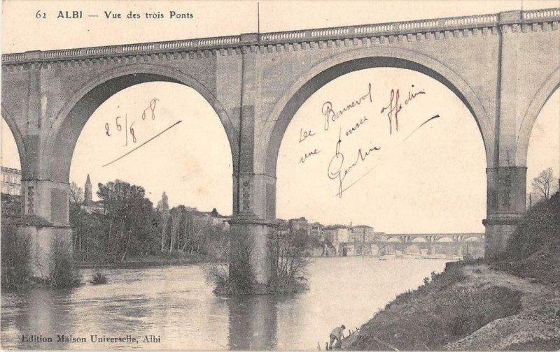 Carte postale ancienne Albi Vue Des Trois Ponts à Albi