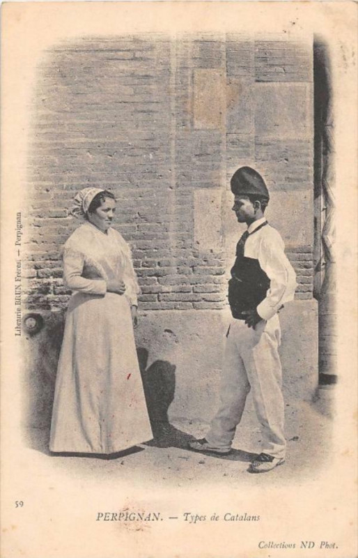 Carte postale ancienne Perpignan Types De Catalans   (dos non divisé) à Perpignan