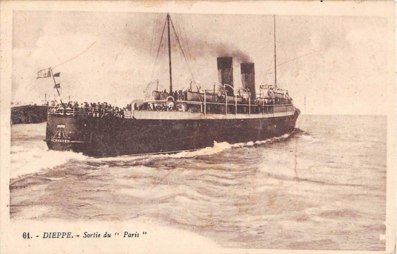 Carte postale ancienne Dieppe Sortie Du Paris à Dieppe