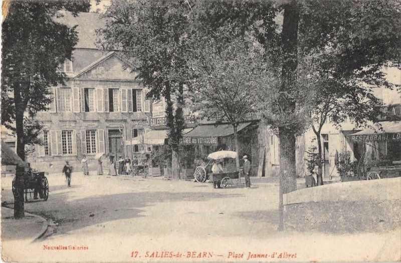 Carte postale ancienne Salies De Bearn Place Jeanne D'Albret (marchand ambulant