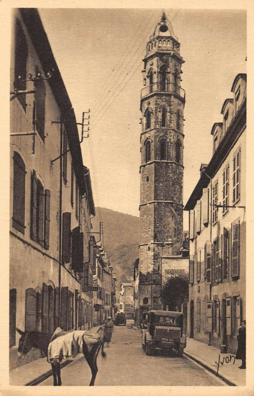 Carte postale ancienne Bagneres De Bigorre La Tour Des Jacobins