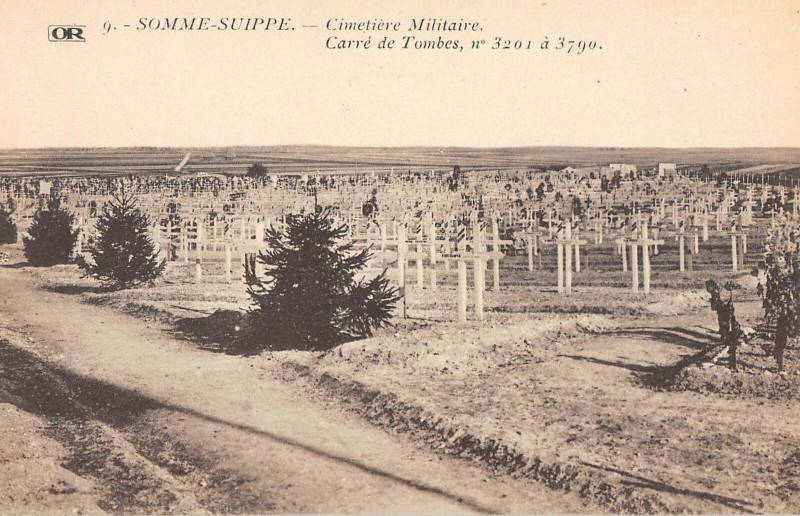 Carte postale ancienne Sommes Suippe Le Cimetiere Carre De Tombes N°3201 A 3790