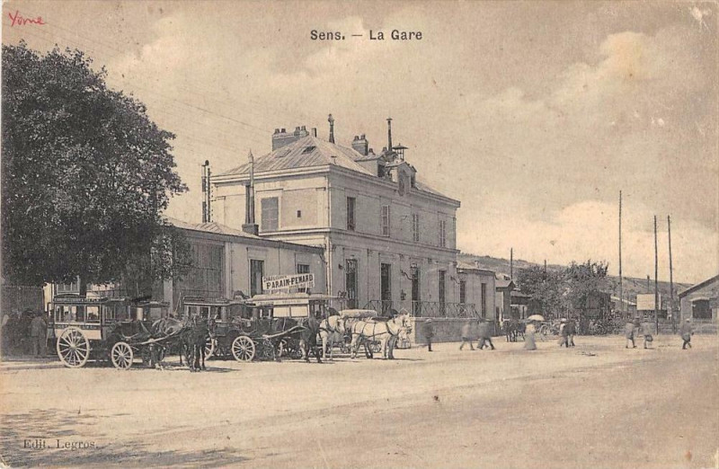 Carte postale ancienne Sens La Gare à Sens