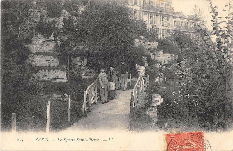 Carte postale ancienne Le Square Saint-Pierre à Paris 18e