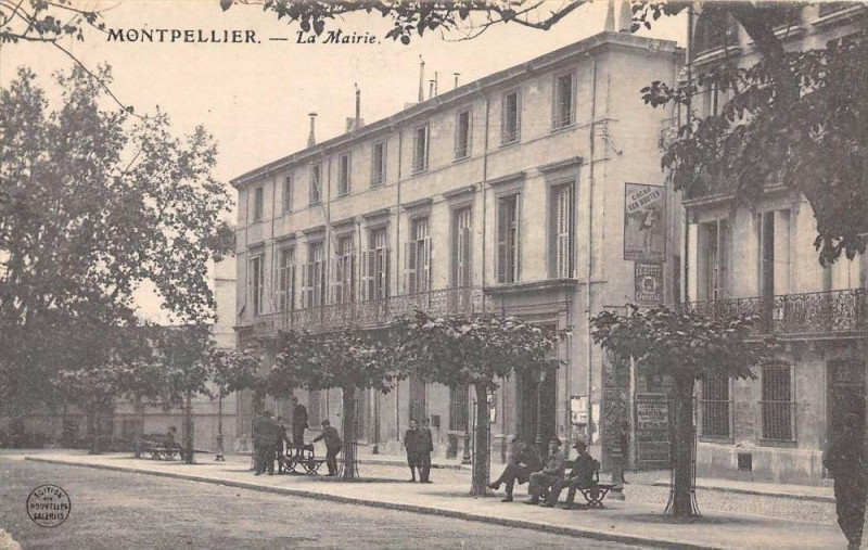 Carte postale ancienne Montpellier La Mairie à Montpellier
