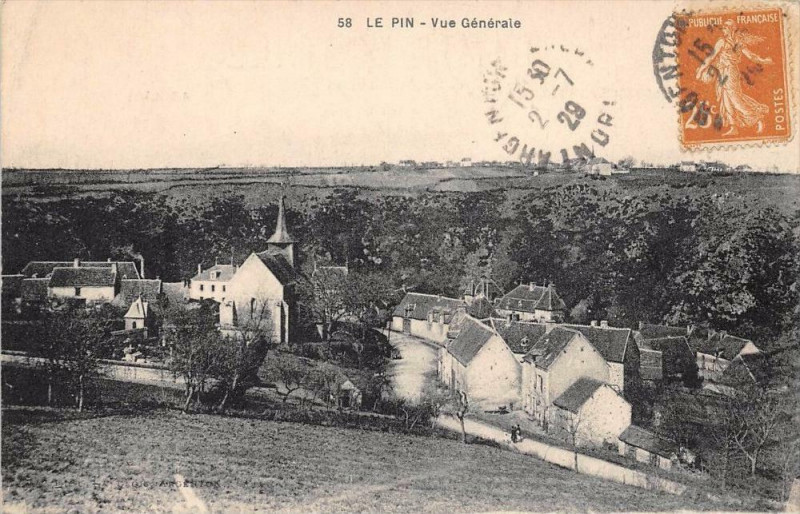 Carte postale ancienne Le Pin Vue Generale au Pin