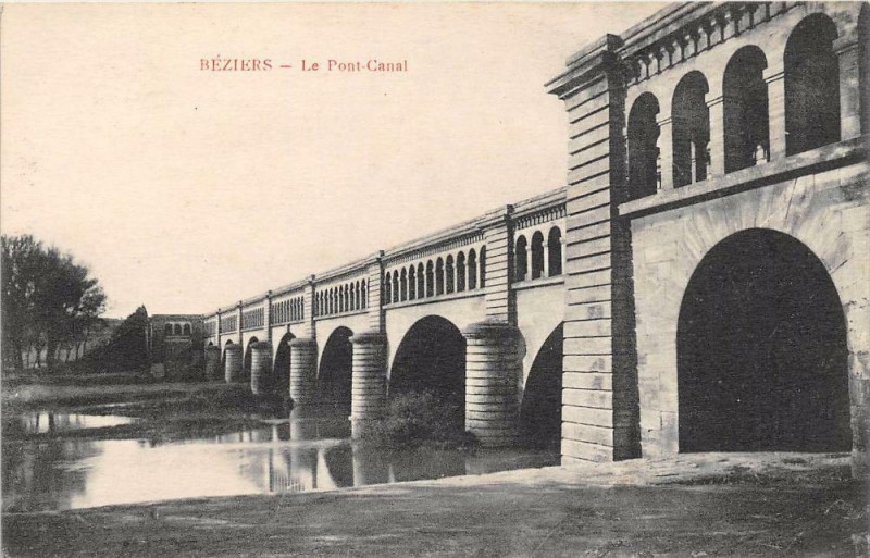 Carte postale ancienne Beziers Le Pont Canal à Béziers
