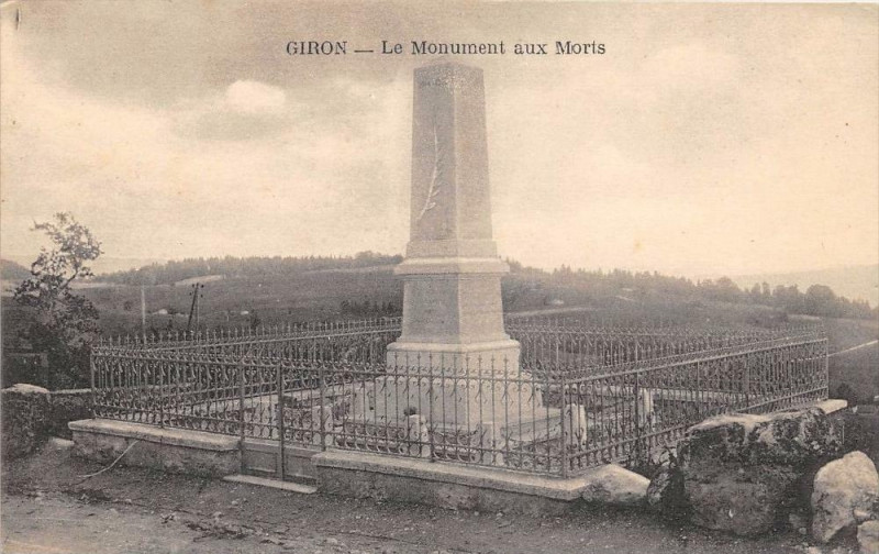 Carte postale ancienne Giron Le Monument Aux Morts à Giron