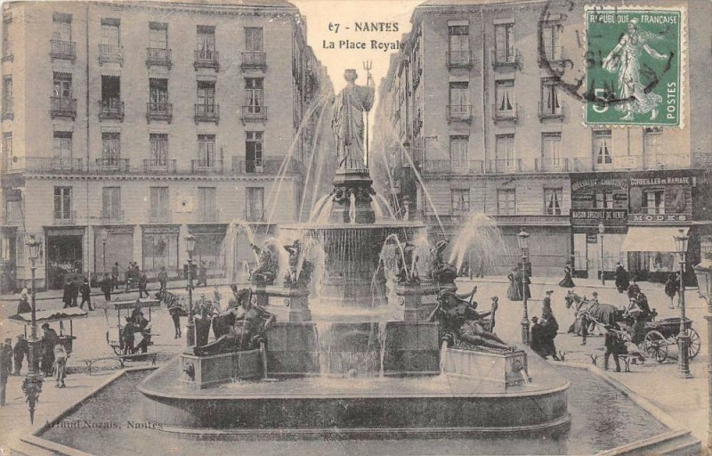 Carte postale ancienne Nantes La Place Royale à Nantes