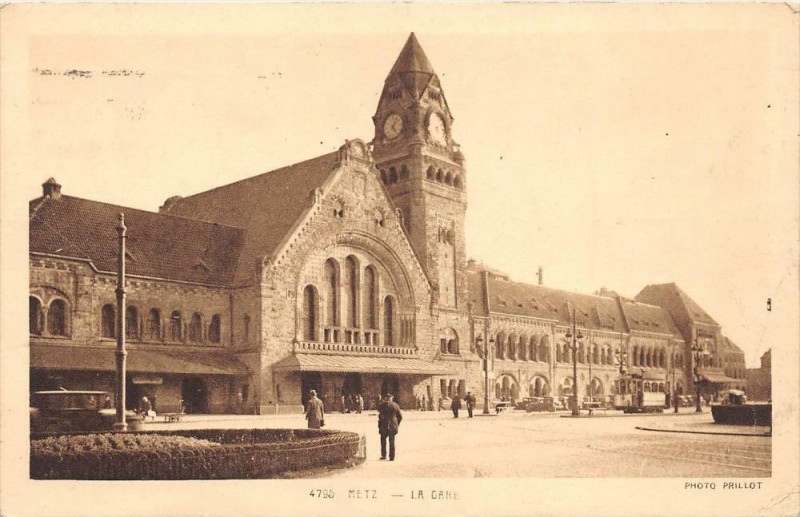 Carte postale ancienne Metz La Gare à Metz