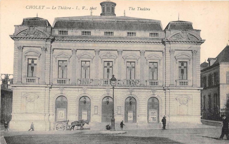 Carte postale ancienne Cholet Le Theatre à Cholet