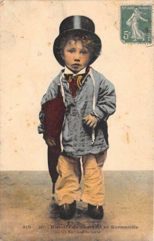 Carte postale ancienne Un Normand En Herbe