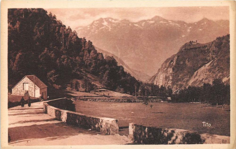 Carte postale ancienne Bareges La Route De Luz à Barèges