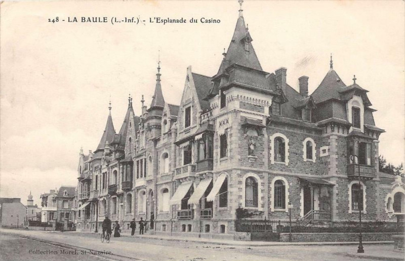 Carte postale ancienne La Baule Esplanade Du Casino