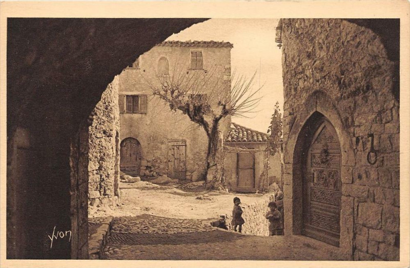 Carte postale ancienne Eze Un Coin Du Vieux Village à Èze