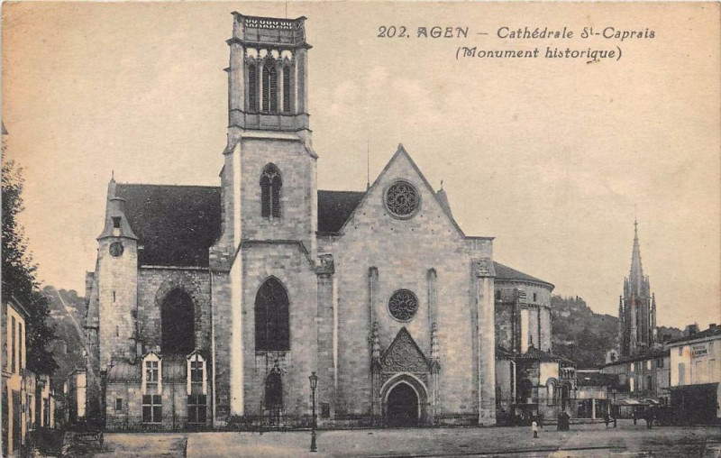 Carte postale ancienne Agen Cathedrale Saint-Caprais à Agen