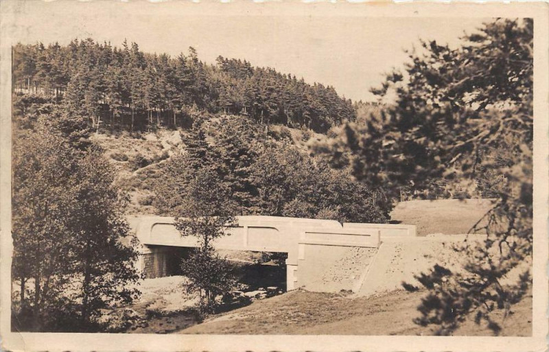 Carte postale ancienne Le Chabon Sur Lignon Le Pont De Romieres