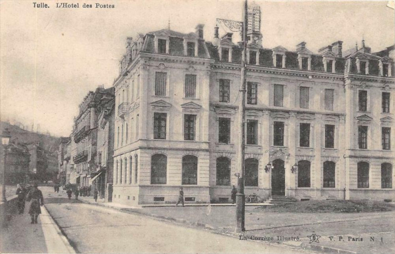 Carte postale ancienne Tulle L'Hotel Des Postes  (dos non divisé) à Tulle