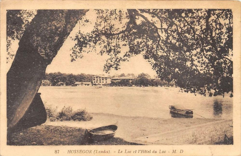 Carte postale ancienne Hossegor Le Lac Et L'Hotel Du Lac